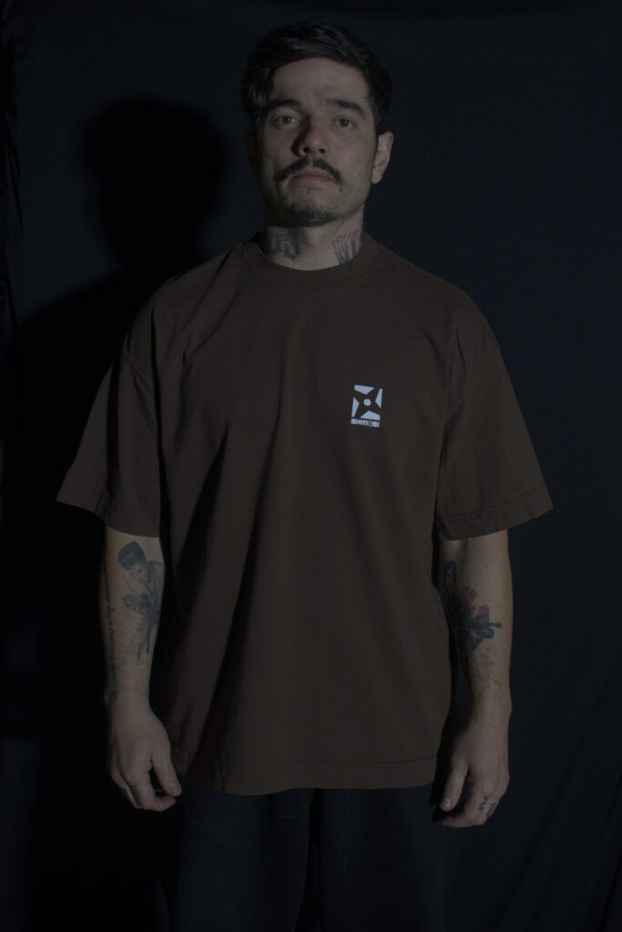 Camiseta Oversized Shinobi - Marrom